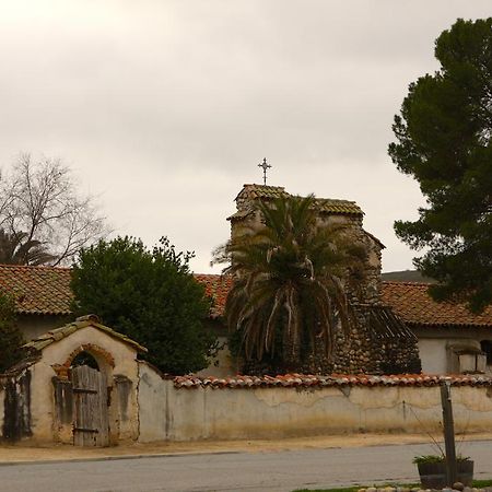 Western States Inn - San Miguel Экстерьер фото